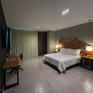 Zelva Negra 4*, Medellín Kolumbien